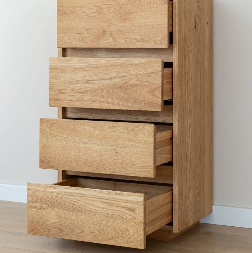 komoda-drewniana-debowy-sen-tossa-slupek-z-4-szufladami-lite-drewno-debowe (6)