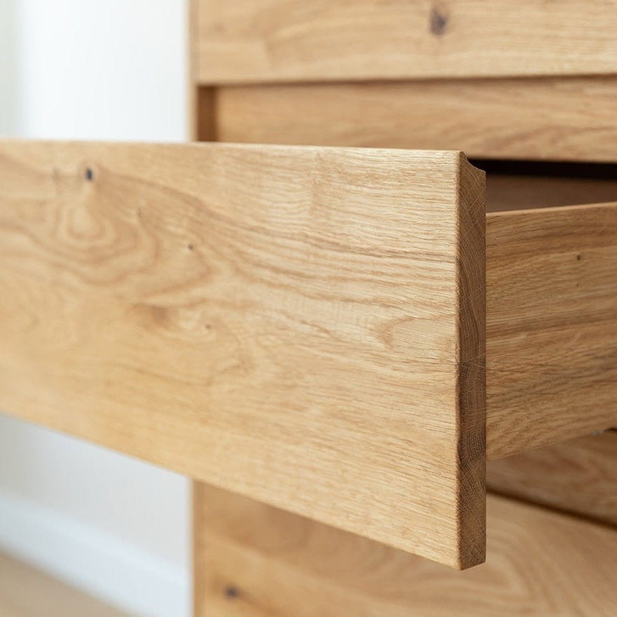 komoda-drewniana-debowy-sen-tossa-slupek-z-4-szufladami-lite-drewno-debowe (7)