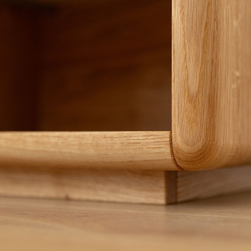 szafka-nocna-drewniana-debowy-sen-ronda-stolik-nocny-lite-drewno-debowe-1-szuflada (8)