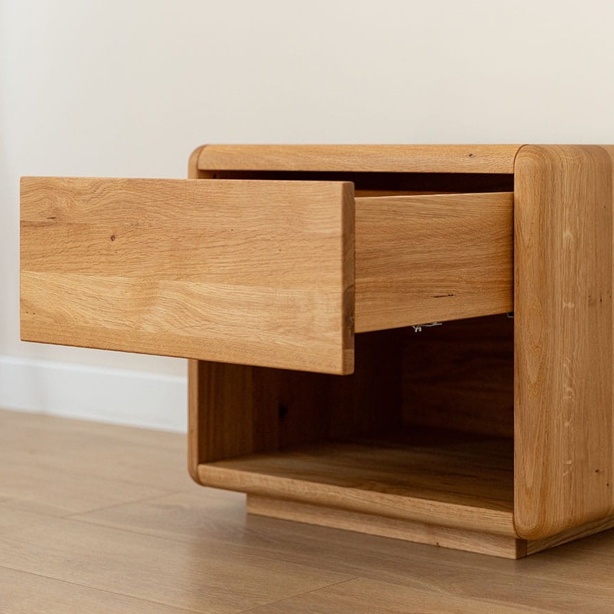 szafka-nocna-drewniana-debowy-sen-ronda-stolik-nocny-lite-drewno-debowe-1-szuflada (9)