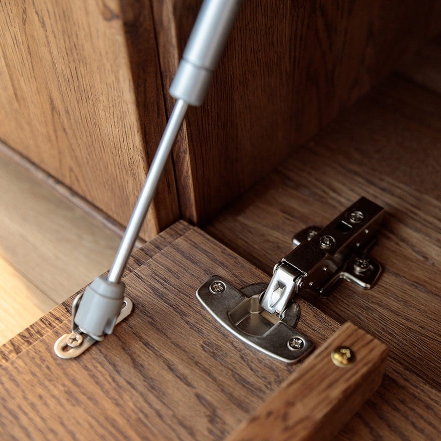 szafka-rtv-komoda-drewniana-collodi-tabacco-z-litego-drewna-dzikiego-debu-olejowana-przeszklona-nowoczesna (14)