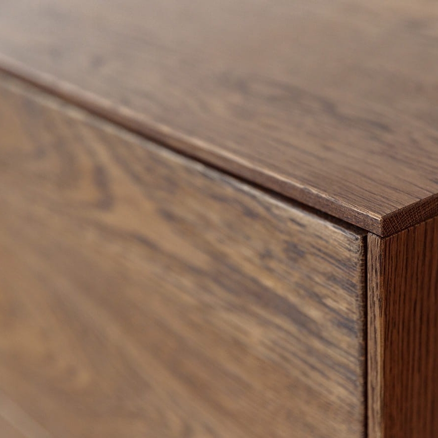 szafka-rtv-komoda-drewniana-collodi-tabacco-z-litego-drewna-dzikiego-debu-olejowana-przeszklona-nowoczesna (16)