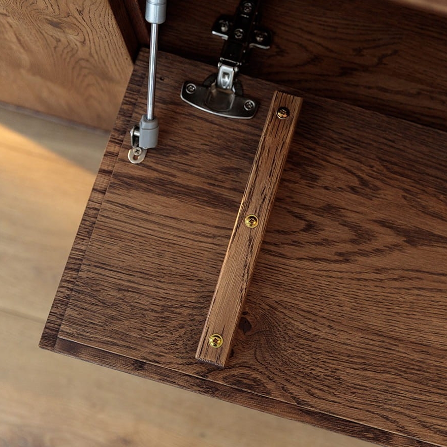 szafka-rtv-komoda-drewniana-collodi-tabacco-z-litego-drewna-dzikiego-debu-olejowana-przeszklona-nowoczesna (17)