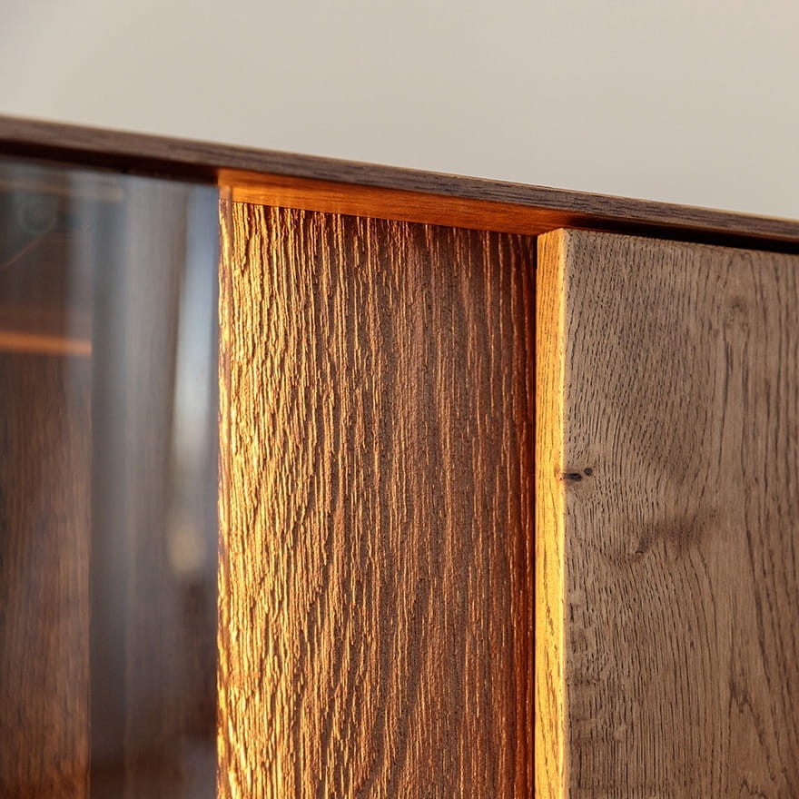 szafka-rtv-komoda-drewniana-collodi-tabacco-z-litego-drewna-dzikiego-debu-olejowana-przeszklona-nowoczesna (8)