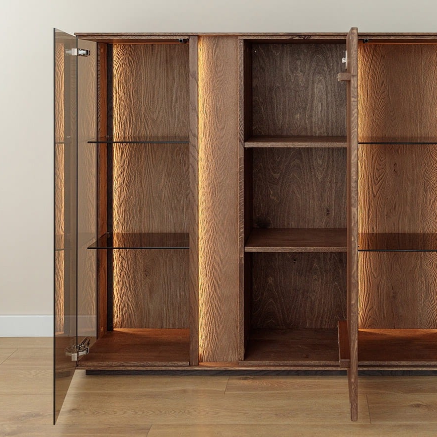 witryna-drewniana-3-skrzydlowa-collodi-tabacco-kredens-lite-drewno-debowe-olejowane-modernistyczna (5)