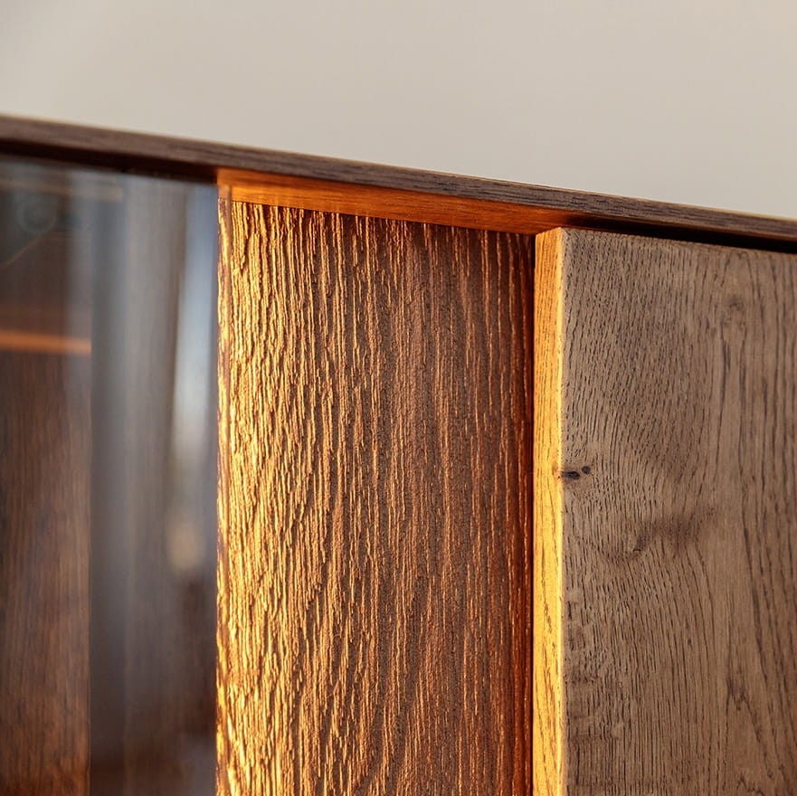 witryna-drewniana-3-skrzydlowa-collodi-tabacco-kredens-lite-drewno-debowe-olejowane-modernistyczna (6)